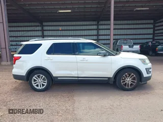2016 Ford Explorer XLT with VIN 1FM5K7D87GGA58287, listed as a IAAI auction lot 41724911 with 137,086 mi miles and . Bid and sale history available at carsss.com. Image 13.