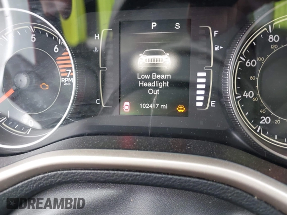 2016 Jeep Cherokee Latitude z VIN 1C4PJMCB3GW237461, wystawiony jako IAAI lot #42495278 z przebiegiem 102 417 mil mil oraz . Historia ofert i sprzedaży dostępna na DreamBid. Obrazek 16.