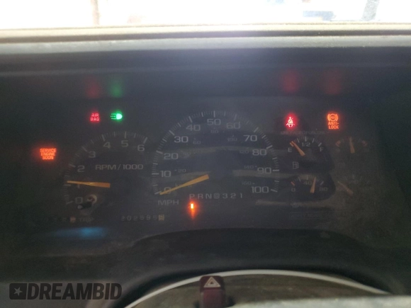 1998 Chevrolet Tahoe z VIN 1GNEK13R0WJ302401, wystawiony jako Copart lot #47196925 z przebiegiem 202 595 mil mil oraz Szkoda całkowita • Salvage title. Historia ofert i sprzedaży dostępna na DreamBid. Obrazek 9.