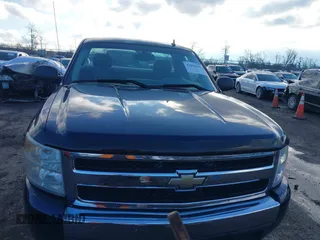 2008 Chevrolet Silverado 1500 Work Truck with VIN 1GCEK14C38Z200386, listed as a IAAI auction lot 41806992 with 337,187 mi miles. Bid and sale history available at carsss.com. Image 12.