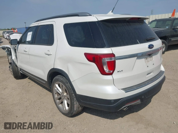 2018 Ford Explorer XLT z VIN 1FM5K7D80JGC69581, wystawiony jako IAAI lot #42310703 z przebiegiem 41 350 mil mil oraz . Historia ofert i sprzedaży dostępna na DreamBid. Obrazek 3.