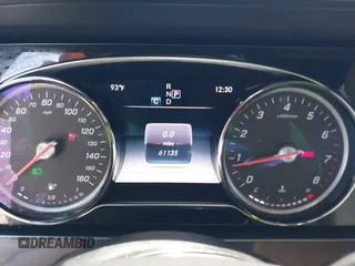 2017 Mercedes-Benz E 300 Luxury z VIN WDDZF4JB6HA116506, wystawiony jako IAAI lot #42316399 z przebiegiem 61 135 mil mil oraz . Historia ofert i sprzedaży dostępna na DreamBid. Obrazek 7.