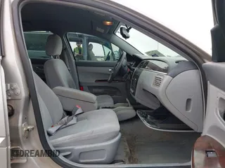 2007 Buick LaCrosse CX with VIN 2G4WC582271249382, listed as a IAAI auction lot 42285783 with 173,858 mi miles and . Bid and sale history available at DreamBid. Image 5.