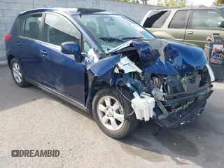 2012 Nissan Versa S z VIN 3N1BC1CP3CK265980, wystawiony jako IAAI lot #41938938 z przebiegiem 46 582 mil mil oraz . Historia ofert i sprzedaży dostępna na DreamBid. Obrazek 1.