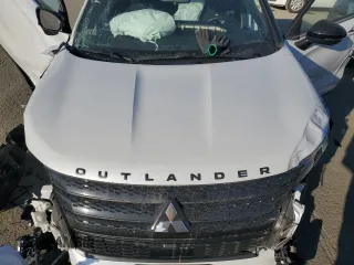 2023 Mitsubishi Outlander SE z VIN JA4J3UA81PZ031071, wystawiony jako Copart lot #42016205 z przebiegiem 40 627 mil mil oraz Szkoda całkowita • Salvage title. Historia ofert i sprzedaży dostępna na DreamBid. Obrazek 11.