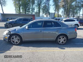 2005 Volkswagen Jetta 2.5L с VIN 3VWRG71K75M639246, выставлен на аукционе IAAI как лот 41937562 с пробегом 139 321 миль миль и . История ставок и продаж доступна на DreamBid. Изображение 14.
