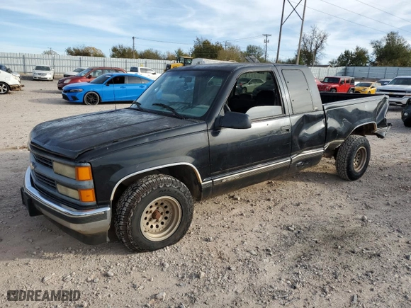 1998 Chevrolet C/K 1500 with VIN 2GCEC19RXW1140316, listed as a Copart auction lot 82714664 with 215,544 mi miles and Salvage Title. Bid and sale history available at carsss.com. Image 1.