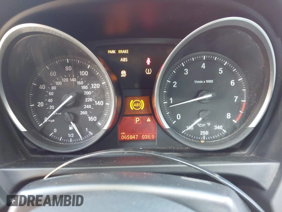 2014 BMW Z4 sDrive28i with VIN WBALL5C59EJ105837, listed as a IAAI auction lot 42466707 with 65,847 mi miles and . Bid and sale history available at DreamBid. Image 7.