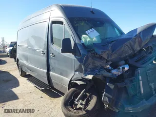 2019 Mercedes-Benz Sprinter Cargo Van with VIN WD4PF1CD4KP128193, listed as a IAAI auction lot 41150385 with 100,817 mi miles. Bid and sale history available at carsss.com. Image 1.