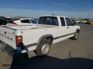 1992 Dodge Dakota with VIN 1B7FL23X0NS581033, listed as a Copart auction lot 72280124 with 101,559 mi miles and Clean Title. Bid and sale history available at carsss.com. Image 3.