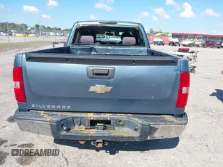 2007 Chevrolet Silverado 1500 LT w/1LT with VIN 2GCEC19C971636527, listed as a IAAI auction lot 41905194 with 164,468 mi miles. Bid and sale history available at carsss.com. Image 17.