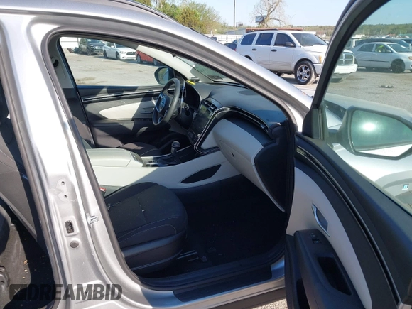 2024 Hyundai Tucson SEL with VIN 5NMJBCDE6RH305280, listed as a IAAI auction lot 42017484 with 43,149 mi miles. Bid and sale history available at carsss.com. Image 5.