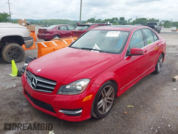 2014 Mercedes-Benz C 250 Sport z VIN WDDGF4HB9EA938841, wystawiony jako IAAI lot #42388729 z przebiegiem 182 422 mil mil oraz . Historia ofert i sprzedaży dostępna na DreamBid. Obrazek 20.