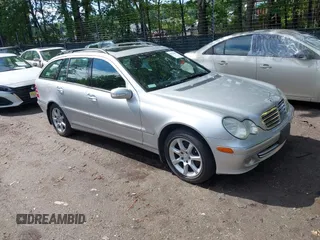 2005 Mercedes-Benz C 240 z VIN WDBRH81J85F611452, wystawiony jako IAAI lot #42308400 z przebiegiem 189 853 mil mil oraz . Historia ofert i sprzedaży dostępna na DreamBid. Obrazek 1.