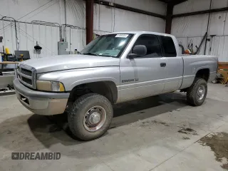 2001 Dodge Ram 2500 with VIN 1B7KF23W21J615695, listed as a Copart auction lot 81850084 with 162,715 mi miles and Clean Title. Bid and sale history available at carsss.com. Image 1.