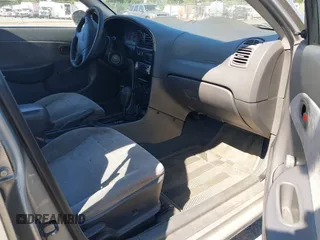 2001 Kia Sephia z VIN KNAFB121515092630, wystawiony jako IAAI lot #42361635 z przebiegiem 183 434 mil mil oraz . Historia ofert i sprzedaży dostępna na DreamBid. Obrazek 5.