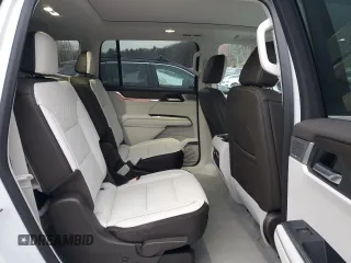 2025 GMC Acadia AWD Denali z VIN 1GKENRRS5SJ112956, wystawiony jako Copart lot #88311685 z przebiegiem 941 mil mil oraz Szkoda całkowita • Salvage title. Historia ofert i sprzedaży dostępna na DreamBid. Obrazek 11.