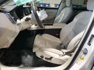 2023 Volvo XC60 Ultimate Dark Theme с VIN YV4062RX5P1268215, выставлен на аукционе Copart как лот 87849245 с пробегом 32 748 миль миль и Списание • Salvage title. История ставок и продаж доступна на DreamBid. Изображение 7.