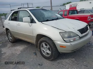 2000 Lexus RX 300 z VIN JT6HF10U2Y0159504, wystawiony jako IAAI lot #42135886 z przebiegiem 180 430 mil mil oraz . Historia ofert i sprzedaży dostępna na DreamBid. Obrazek 1.