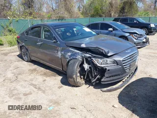 2015 Hyundai Genesis 3.8L with VIN KMHGN4JE5FU095721, listed as a IAAI auction lot 42055501 with 89,517 mi miles. Bid and sale history available at carsss.com. Image 1.