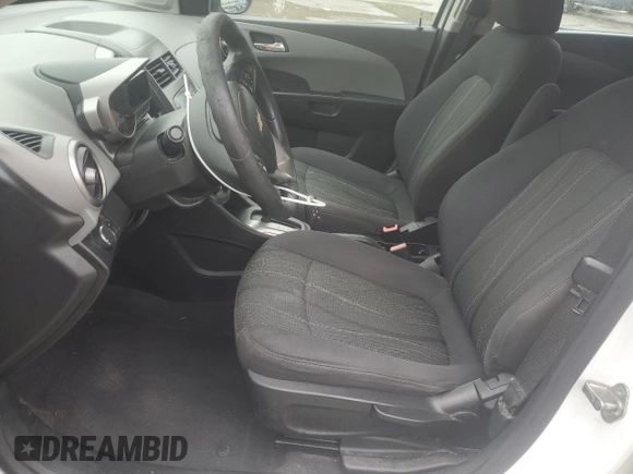 2014 Chevrolet Sonic LT z VIN 1G1JC5SH7E4160011, wystawiony jako Copart lot #57532945 z przebiegiem 136 185 mil mil oraz Szkoda całkowita • Salvage title. Historia ofert i sprzedaży dostępna na DreamBid. Obrazek 7.