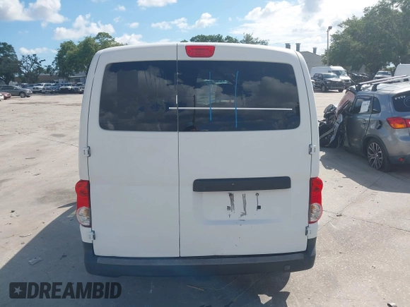 2015 Nissan NV200 SV z VIN 3N6CM0KN2FK710073, wystawiony jako IAAI lot #42267598 z przebiegiem 57 329 mil mil oraz . Historia ofert i sprzedaży dostępna na DreamBid. Obrazek 16.