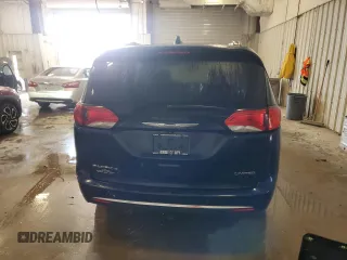 2017 Chrysler Pacifica Limited with VIN 2C4RC1GG7HR812727, listed as a Copart auction lot 63574525 with 172,424 mi miles and Clean title. Bid and sale history available at DreamBid. Image 6.