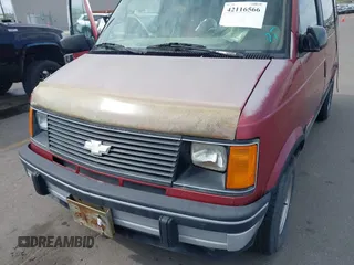 1994 Chevrolet Astro with VIN 1GNEL19W5RB176819, listed as a IAAI auction lot 42116566 with 179,027 mi miles. Bid and sale history available at carsss.com. Image 6.