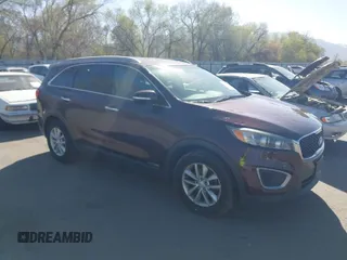 2016 Kia Sorento LX with VIN 5XYPGDA56GG072112, listed as a IAAI auction lot 41939423 with 104,678 mi miles. Bid and sale history available at carsss.com. Image 1.