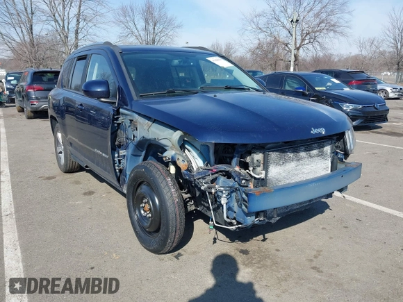 2017 Jeep Compass Latitude z VIN 1C4NJDEBXHD139853, wystawiony jako IAAI lot #41628539 z przebiegiem 103 182 mil mil oraz . Historia ofert i sprzedaży dostępna na DreamBid. Obrazek 1.