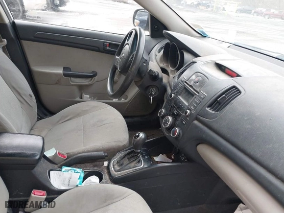 2012 Kia Forte LX with VIN KNAFT4A24C5528170, listed as a IAAI auction lot 41662969 with 188,147 mi miles. Bid and sale history available at carsss.com. Image 5.