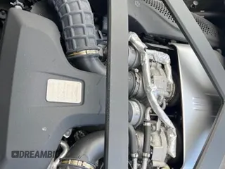 2021 Aston Martin DB11 V8 z VIN SCFRMFAWXMGL10429, wystawiony jako Copart lot #57315395 z przebiegiem 1737 mil mil oraz Tytuł czysty. Historia ofert i sprzedaży dostępna na DreamBid. Obrazek 7.