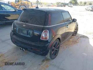 2011 MINI Hardtop S with VIN WMWSV3C51BTY11050, listed as a IAAI auction lot 41981118 with Not Provided miles and . Bid and sale history available at DreamBid. Image 4.