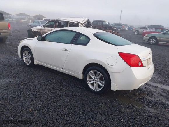 2013 Nissan Altima 2.5 S with VIN 1N4AL2EP1DC232792, listed as a IAAI auction lot 41164779 with 165,188 mi miles. Bid and sale history available at carsss.com. Image 3.