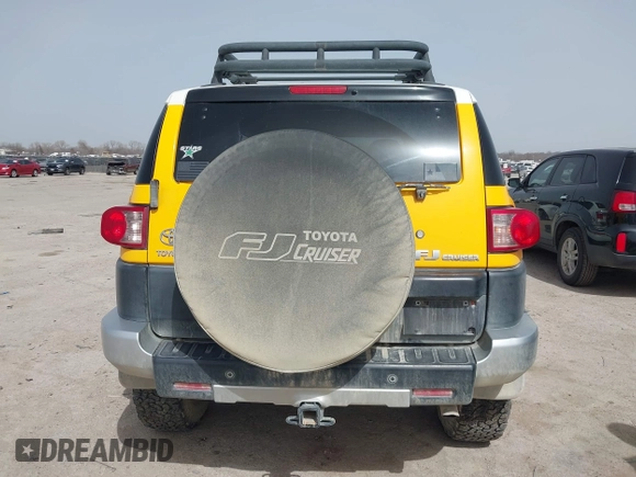2007 Toyota FJ Cruiser with VIN JTEBU11F670079735, listed as a IAAI auction lot 41722033 with 171,088 mi miles. Bid and sale history available at carsss.com. Image 16.