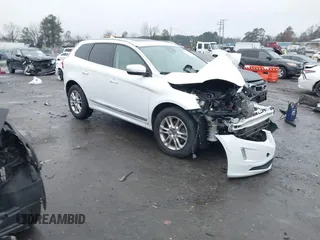 2015 Volvo XC60 T5 Drive-E Premier Plus with VIN YV440MDC9F2562227, listed as a IAAI auction lot 41113295 with 78,976 mi miles. Bid and sale history available at carsss.com. Image 1.