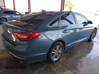 2017 Hyundai Sonata SE with VIN 5NPE24AF5HH488516, listed as a IAAI auction lot 41991400 with 183,514 mi miles. Bid and sale history available at carsss.com. Image 4.