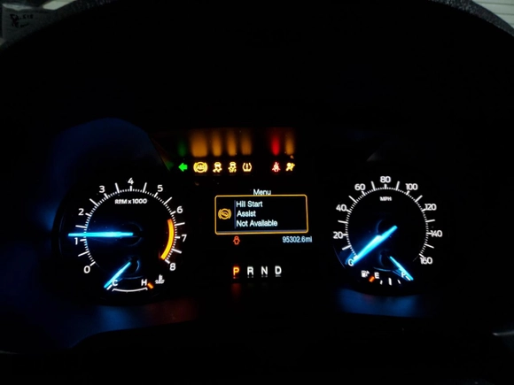 2016 Ford Police Interceptor Utility z VIN 1FM5K8AR7GGB54066, wystawiony jako Copart lot #52110255 z przebiegiem 95 302 mil mil oraz Szkoda całkowita • Salvage title. Historia ofert i sprzedaży dostępna na DreamBid. Obrazek 9.