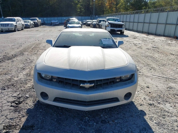 2013 Chevrolet Camaro LS with VIN 2G1FA1E36D9160663, listed as a IAAI auction lot 40649662 with 121,786 mi miles. Bid and sale history available at carsss.com. Image 6.