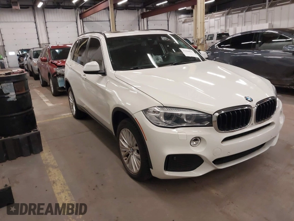 2015 BMW X5 xDrive50i z VIN 5UXKR6C50F0J76255, wystawiony jako IAAI lot #42104019 z przebiegiem 74 400 mil mil oraz . Historia ofert i sprzedaży dostępna na DreamBid. Obrazek 1.