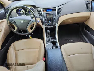 2013 Hyundai Sonata SE z VIN 5NPEC4AC5DH660721, wystawiony jako Copart lot #41617025 z przebiegiem 193 006 mil mil oraz Szkoda całkowita • Salvage title. Historia ofert i sprzedaży dostępna na DreamBid. Obrazek 8.