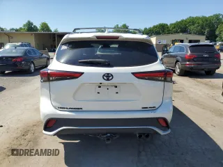 2021 Toyota Highlander XSE with VIN 5TDLZRBH3MS141044, listed as a Copart auction lot 61994305 with 110,099 mi miles and Salvage title. Bid and sale history available at DreamBid. Image 6.