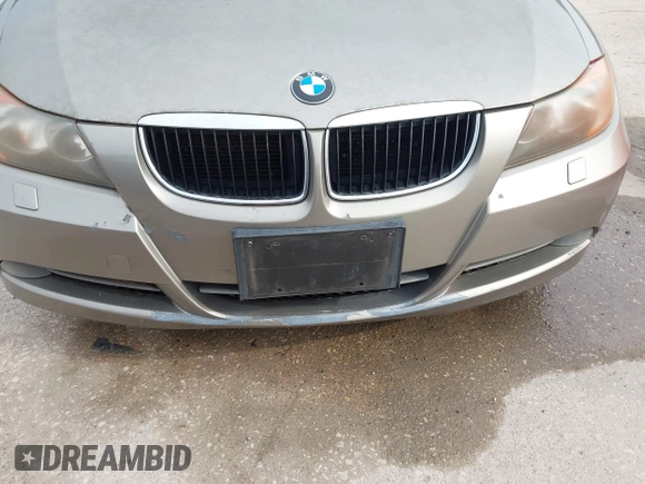 2008 BMW 3 Series 328xi z VIN WBAVC93538K041700, wystawiony jako IAAI lot #42418358 z przebiegiem 129 988 mil mil oraz . Historia ofert i sprzedaży dostępna na DreamBid. Obrazek 6.