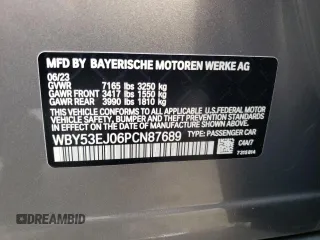 2023 BMW i7 xDrive60 z VIN WBY53EJ06PCN87689, wystawiony jako Copart lot #40098604 z przebiegiem 1737 mil mil oraz . Historia ofert i sprzedaży dostępna na DreamBid. Obrazek 13.