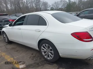 2017 Mercedes-Benz E-Class E 300 Luxury with VIN WDDZF4KB9HA072483, listed as a IAAI auction lot 41805058 with 131,890 mi miles. Bid and sale history available at carsss.com. Image 14.