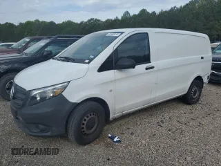 2023 Mercedes-Benz Metris Cargo z VIN W1YV0BEY9P4267409, wystawiony jako Copart lot #51648415 z przebiegiem 10 525 mil mil oraz Szkody całkowita. Historia ofert i sprzedaży dostępna na DreamBid. Obrazek 1.