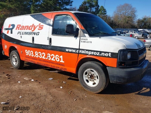 2011 Chevrolet Express Cargo Van with VIN 1GCWGFFAXB1128865, listed as a IAAI auction lot 41104936 with 236,517 mi miles. Bid and sale history available at carsss.com. Image 1.