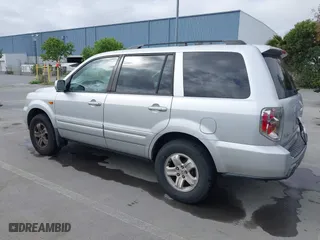 2008 Honda Pilot VP with VIN 5FNYF282X8B025262, listed as a IAAI auction lot 42110604 with 231,980 mi miles. Bid and sale history available at carsss.com. Image 3.