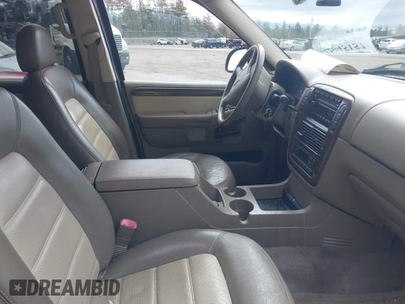 2003 Ford Explorer z VIN 1FMDU84W93ZB14786, wystawiony jako IAAI lot #42045157 z przebiegiem 128 533 mil mil oraz . Historia ofert i sprzedaży dostępna na DreamBid. Obrazek 5.