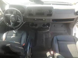 2022 Mercedes-Benz Sprinter with VIN W1Y4EDHY9NT107571, listed as a Copart auction lot 49267305 with 40,059 mi miles and Salvage Title. Bid and sale history available at DreamBid. Image 8.